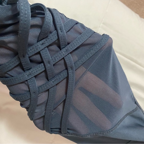 Vogo Athletica Gray Workout Pants Size Large. Crisscross & Netting detail - Picture 8 of 8